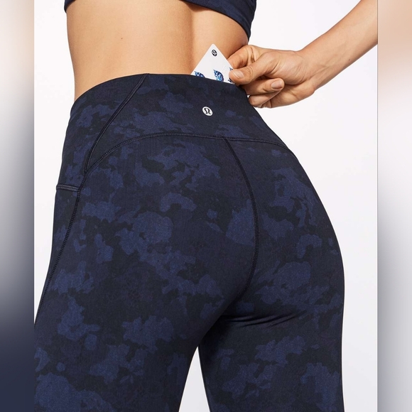 Lululemon Train Times Crop (17") Size 2 Camouflaged Midnight Navy Black / Black - Picture 6 of 16